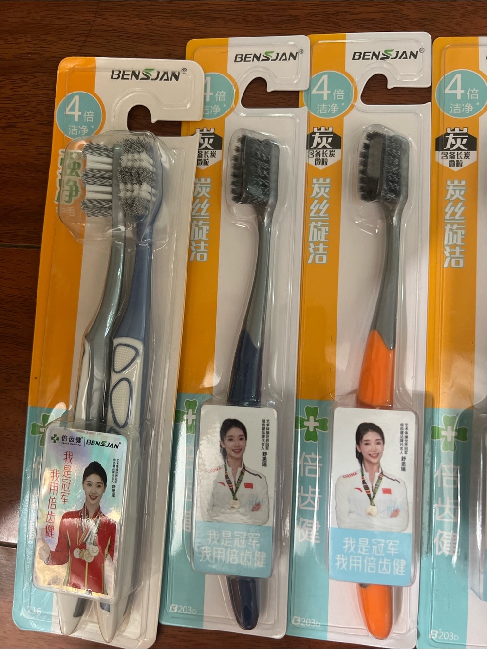 Toothbrushes 10Pack - Picture 4 of 4